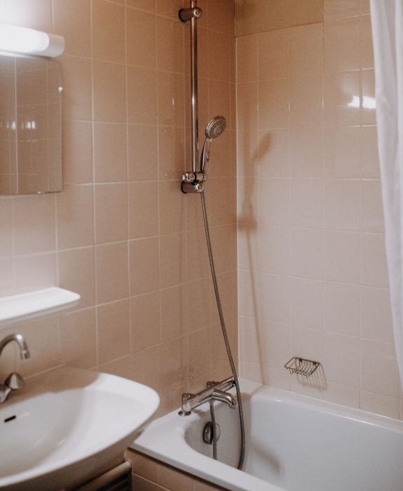 escale-chambre-hotel-chatel-salle-bain-baignoire
