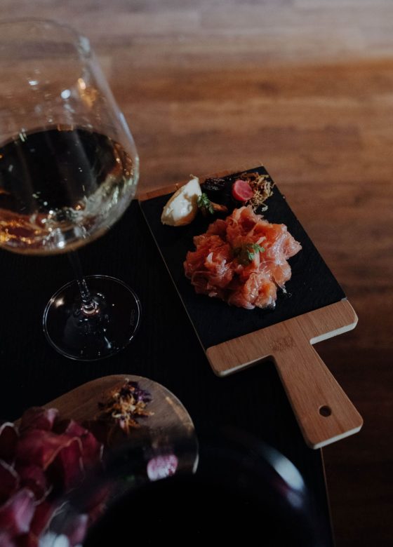 escale-hotel-restaurant-planche-aperitive-vin-chatel
